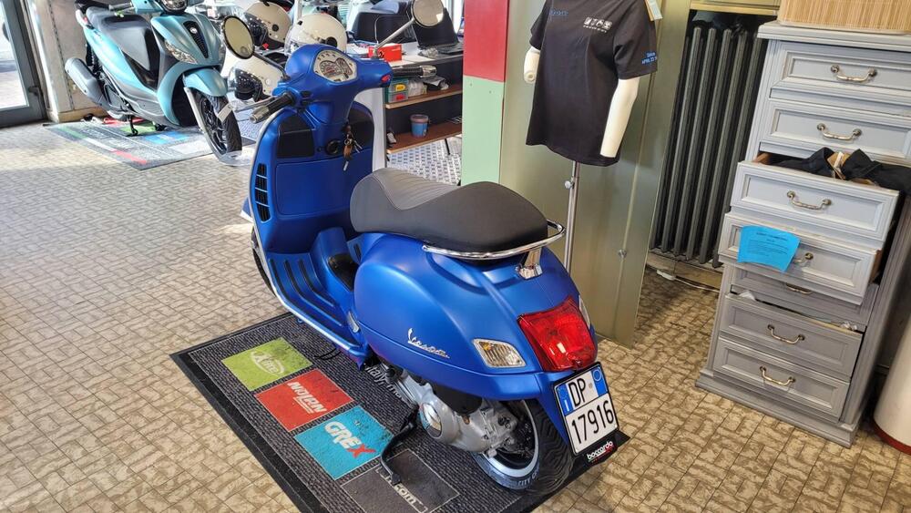Vespa GTS 300 Super (2008 - 16) (4)