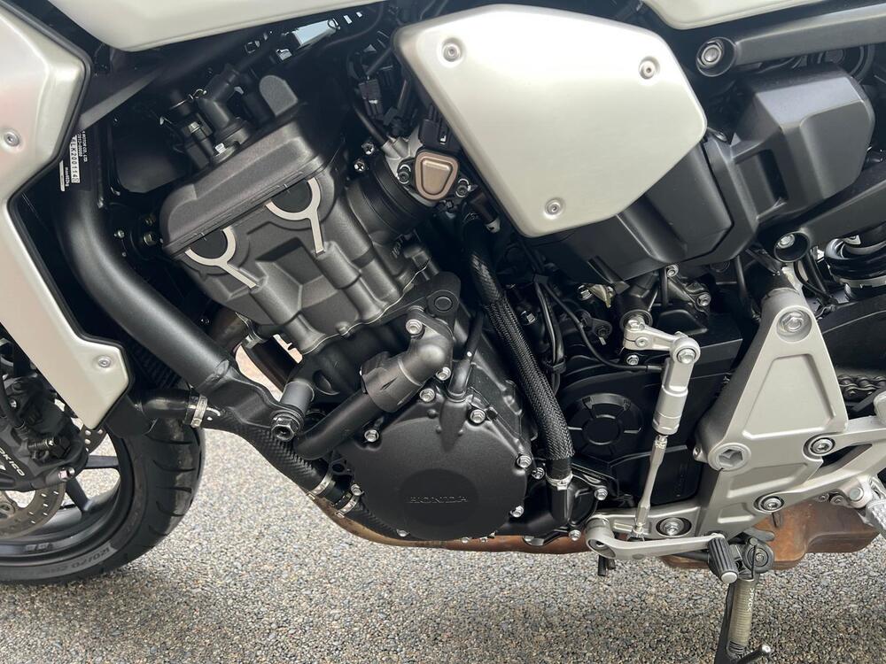 Honda CB 1000 R (2021 - 25) (10)