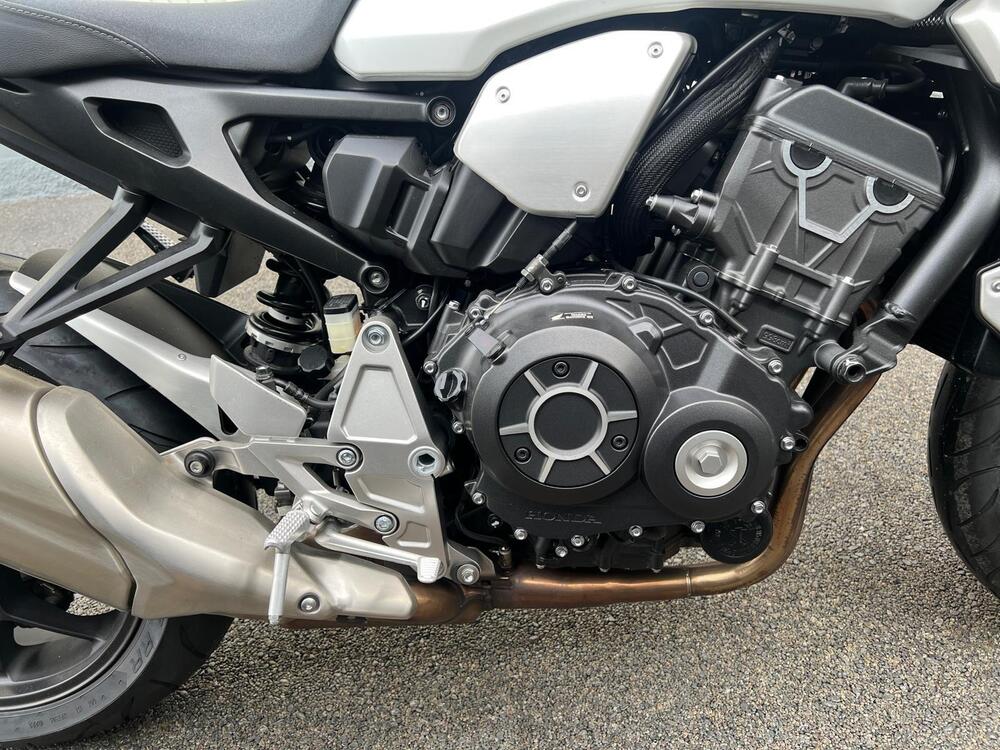 Honda CB 1000 R (2021 - 25) (11)