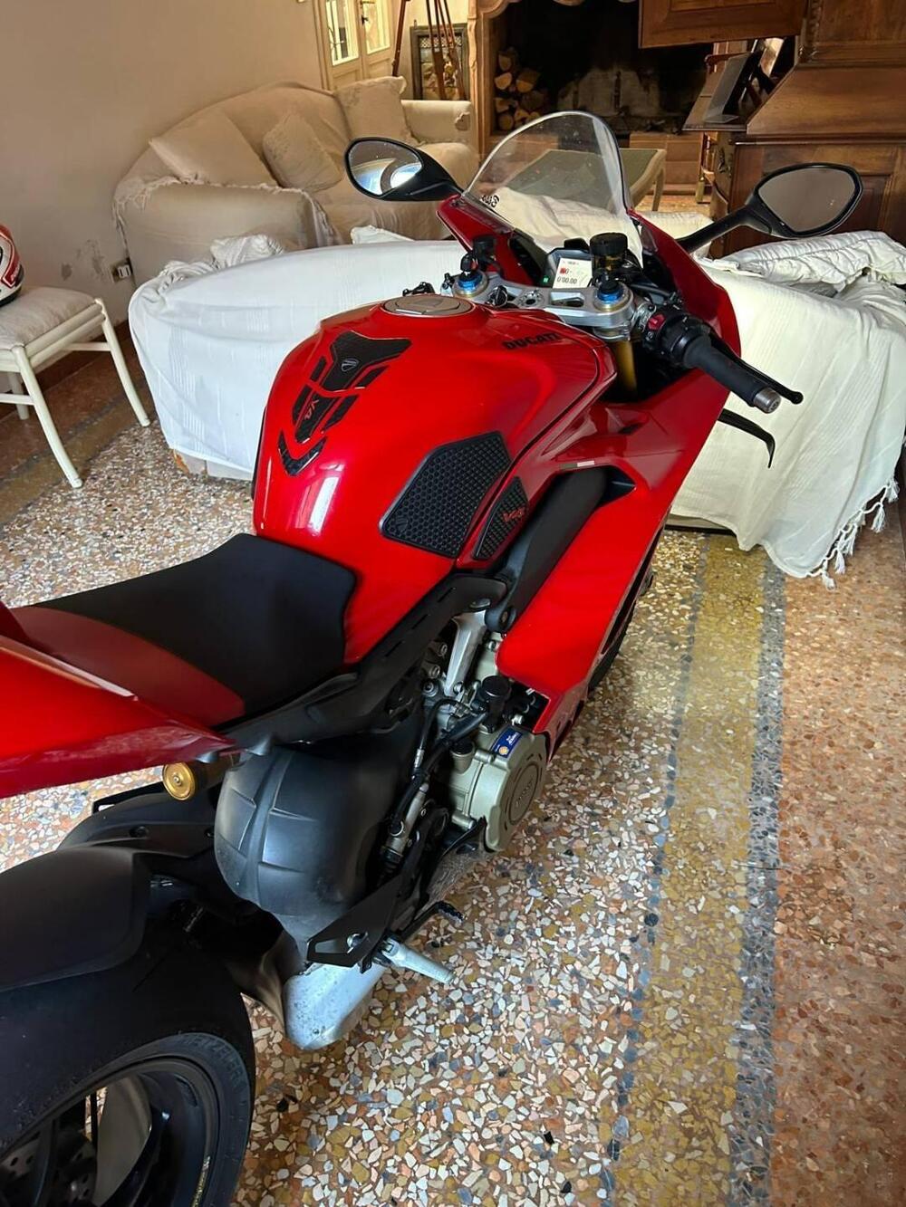 Ducati Panigale V4 S (2022 - 24) (4)