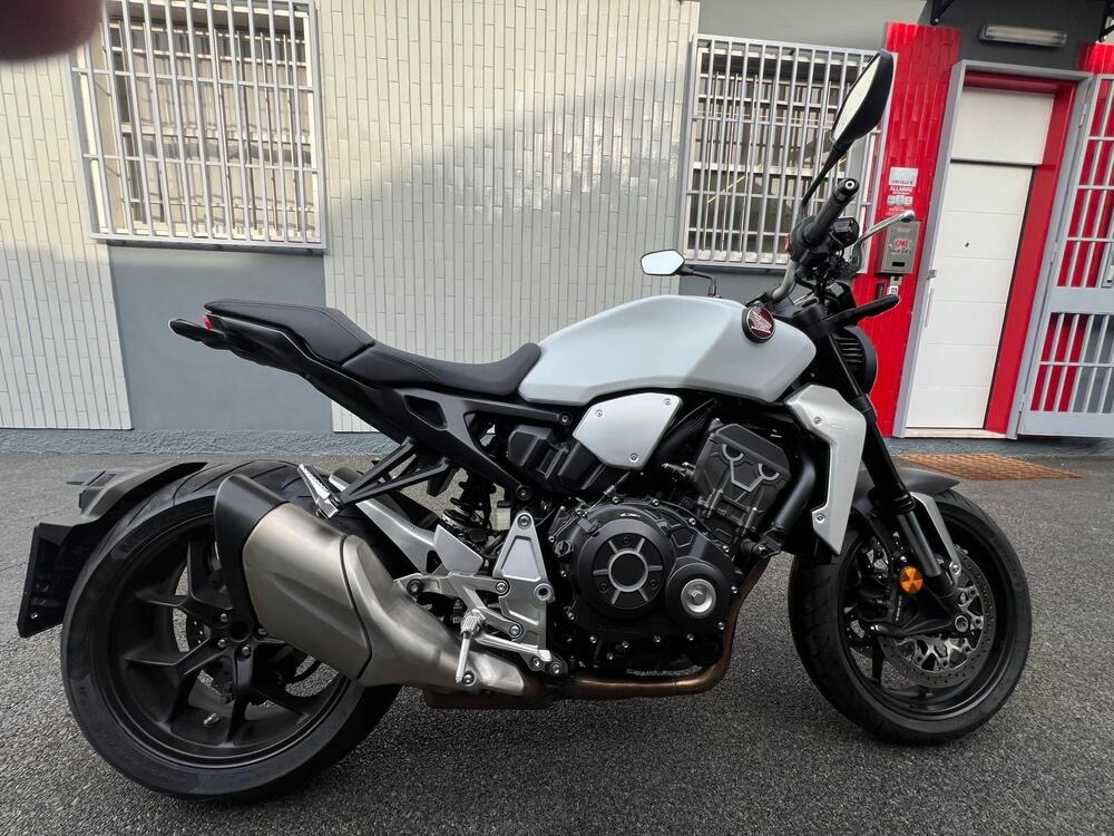 Honda CB 1000 R (2021 - 25) (2)