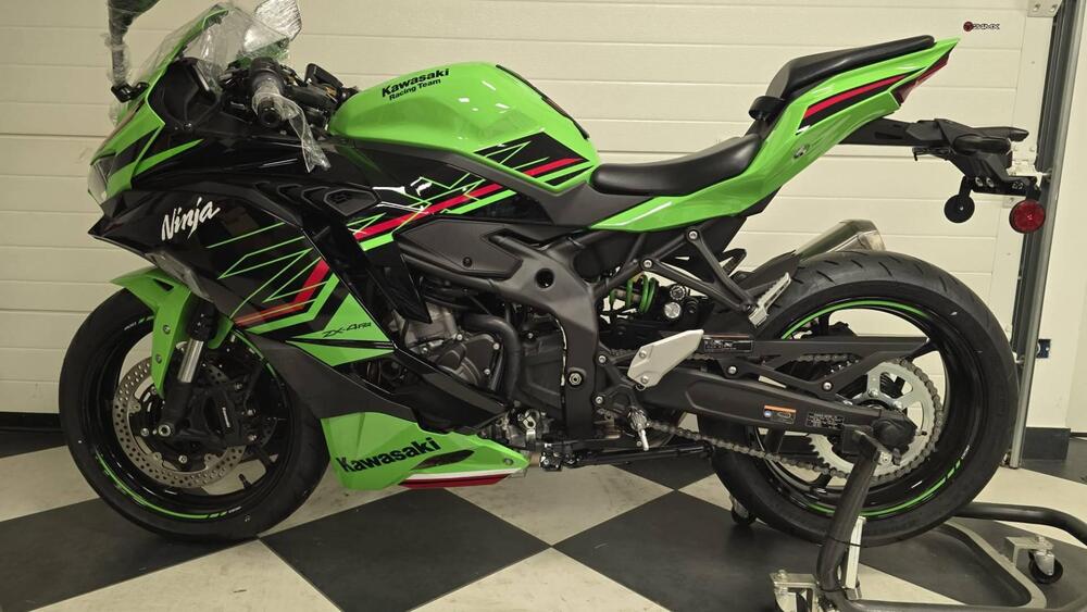 Kawasaki Ninja ZX-4RR (2024 - 26) (2)