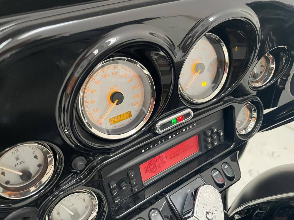 Harley-Davidson 1584 Street Glide (2008 - 10) - FLHX (13)