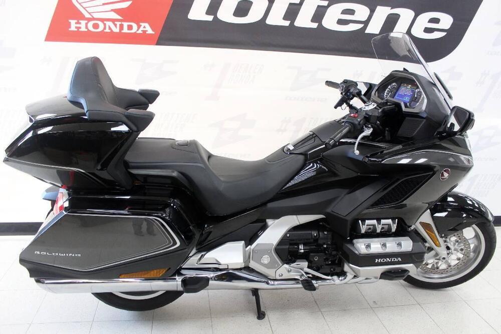 Honda GL 1800 Gold Wing Tour DTC (2018 - 20) (2)