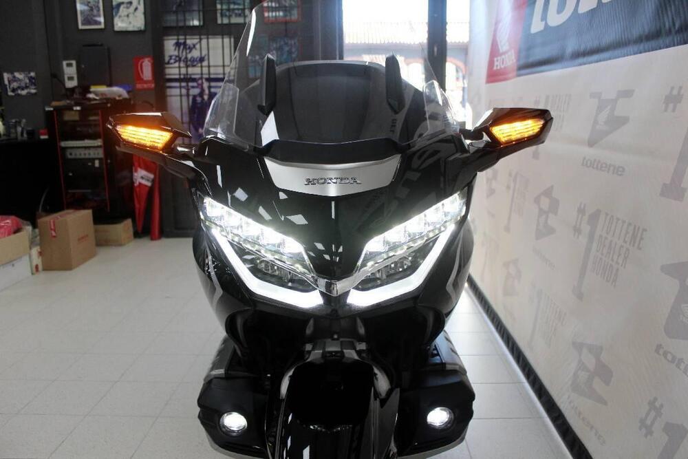 Honda GL 1800 Gold Wing Tour DTC (2018 - 20) (4)