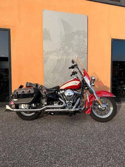 Harley-Davidson Hydra-Glide Revival (2024 - 25) usata