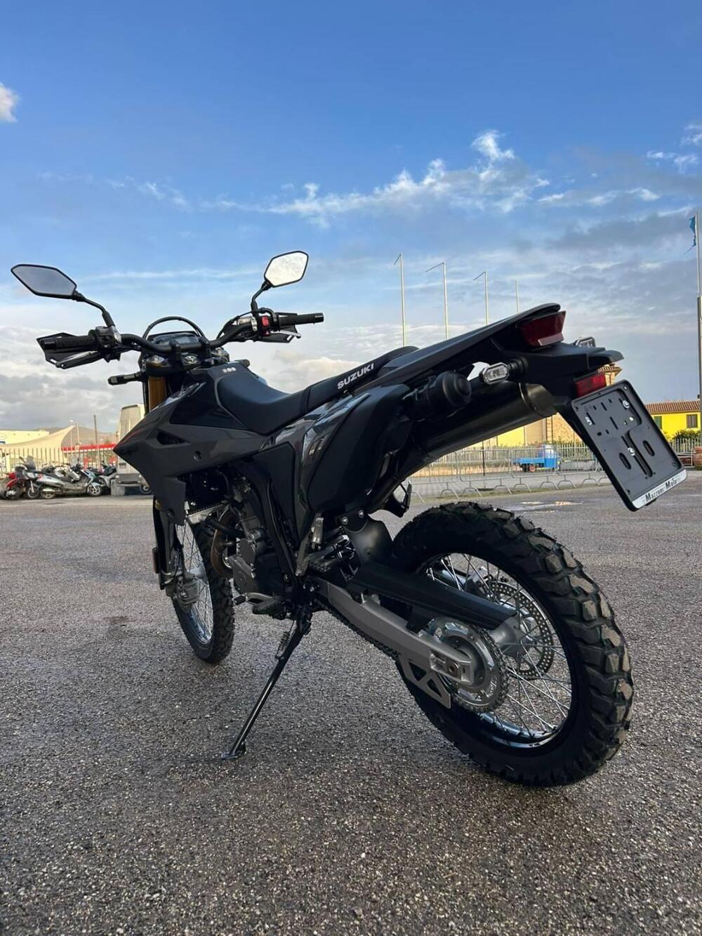 Suzuki DR-Z4S (2025 - 26) (4)