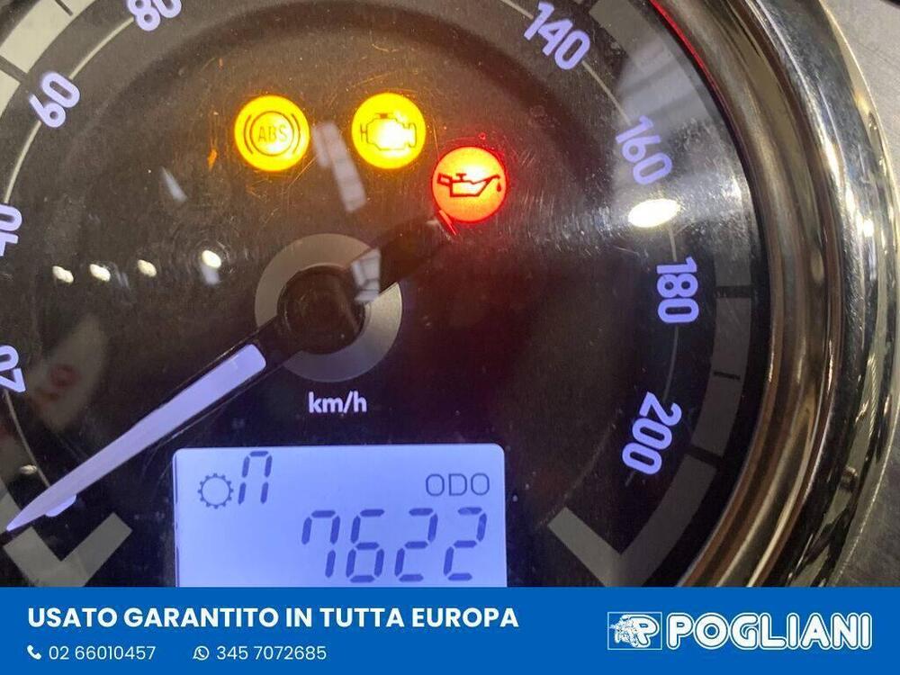 Triumph Bonneville T120 Black (2021 - 25) (5)