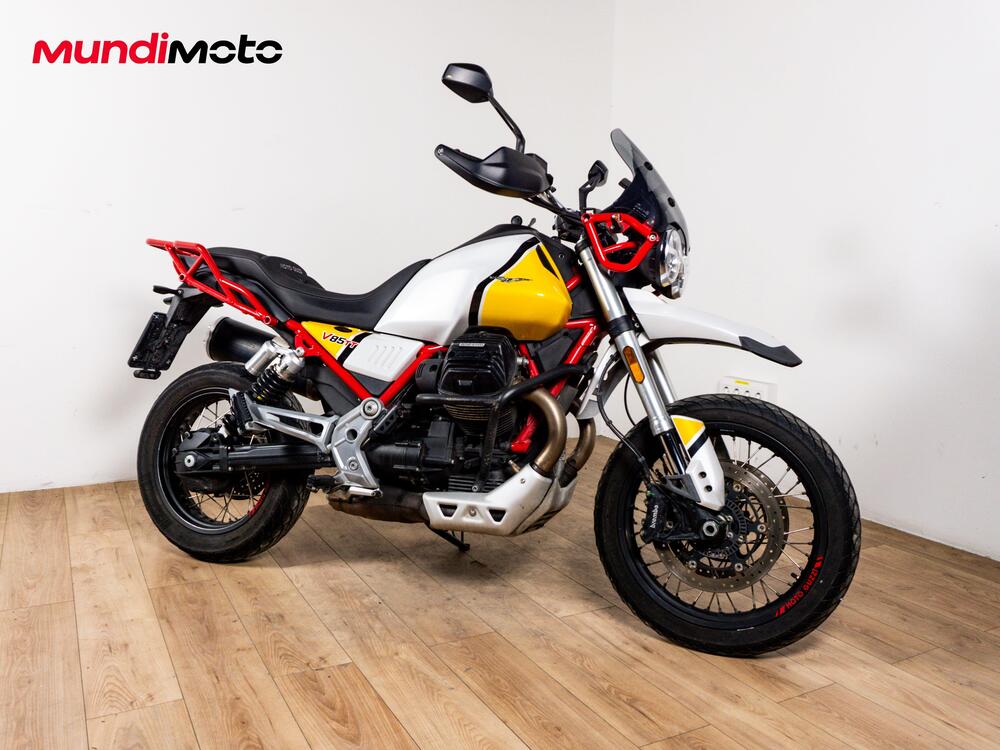 Moto Guzzi V85 TT Evocative Graphics (2021 - 23) (2)