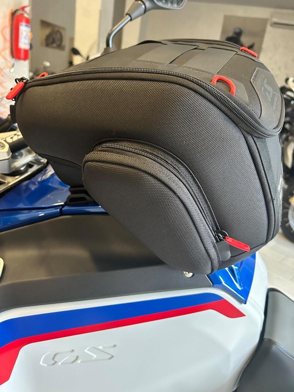 BORSA BMW DA SERBATOIO PER GS 1300 ADVENTURE (3)