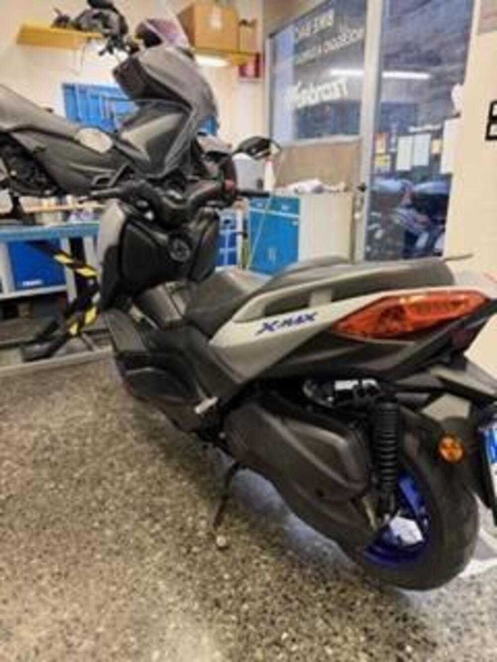 Yamaha X-Max 300 (2021 - 24) (4)