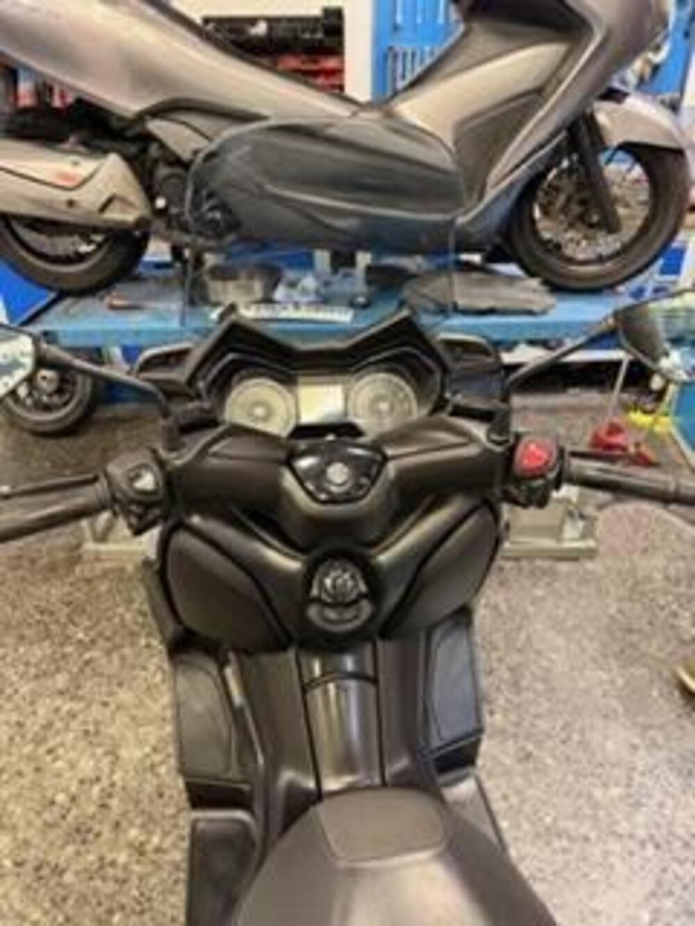 Yamaha X-Max 300 (2021 - 24) (7)