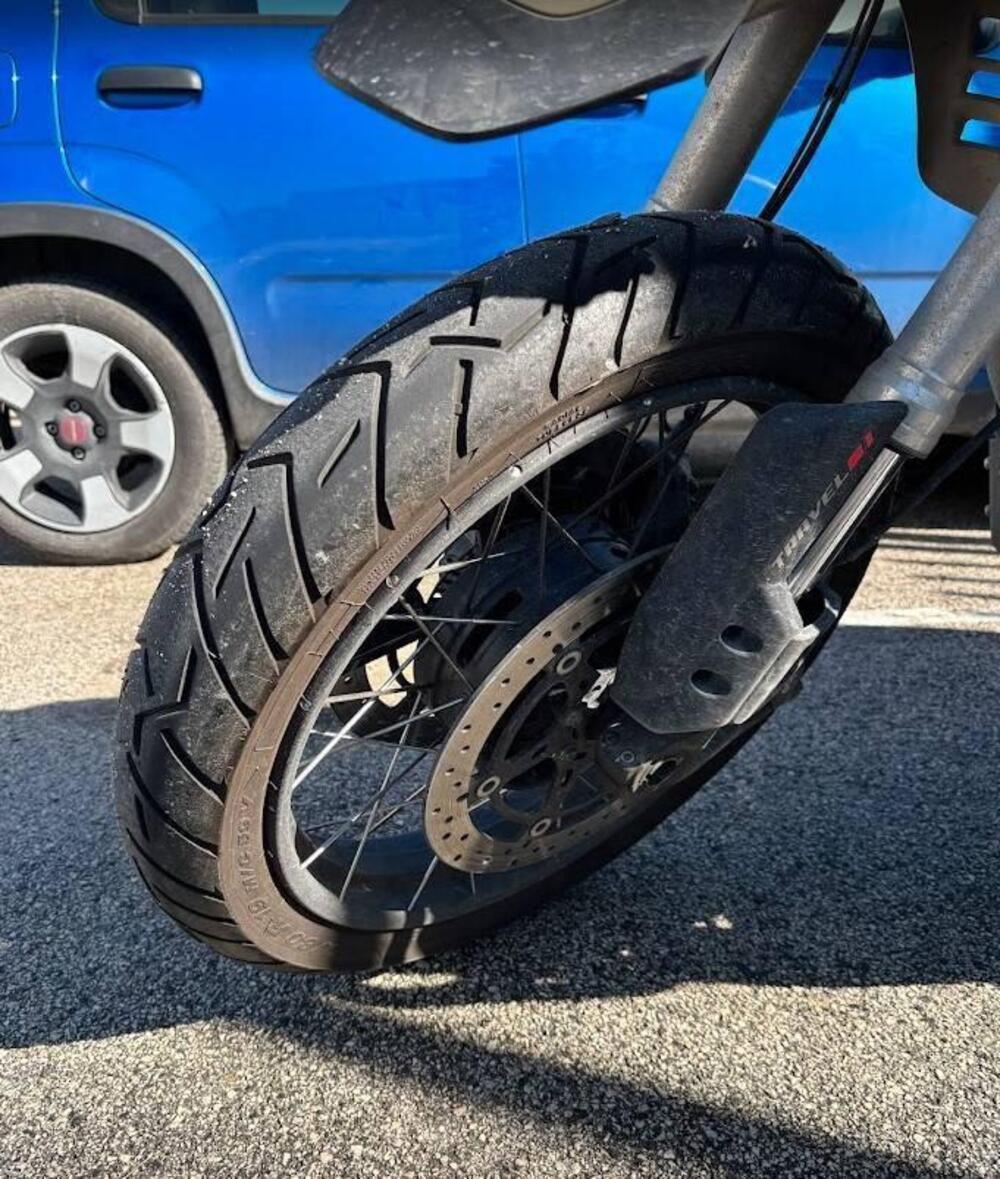 Moto Guzzi V85 TT Travel (2020) (4)