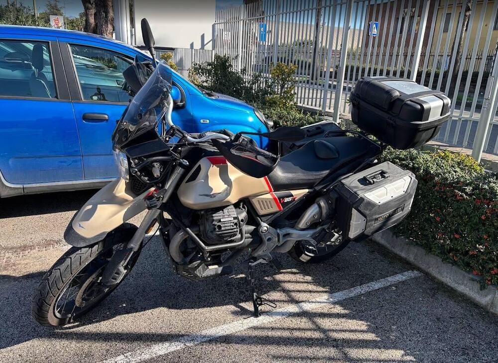 Moto Guzzi V85 TT Travel (2020)