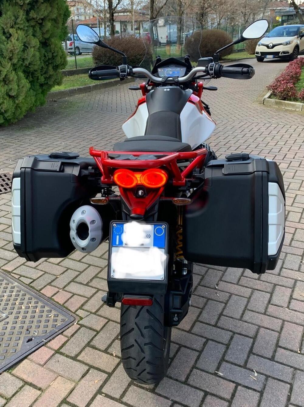 Moto Guzzi V85 TT Evocative Graphics (2021 - 23) (6)