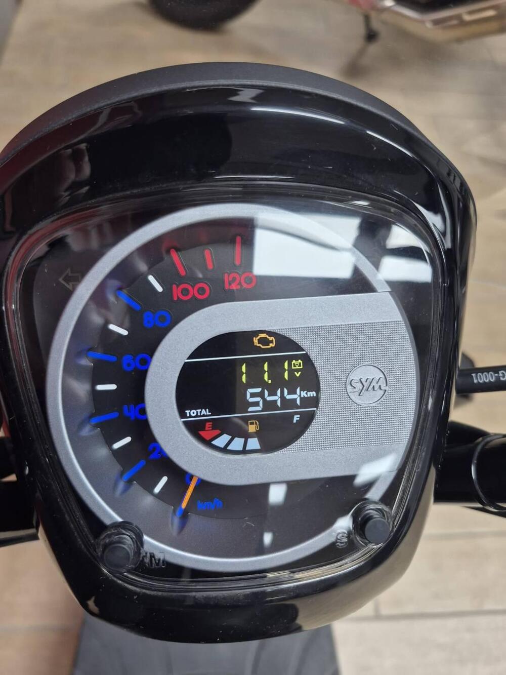 Sym Mio 115 CBS (2017 - 20) (2)