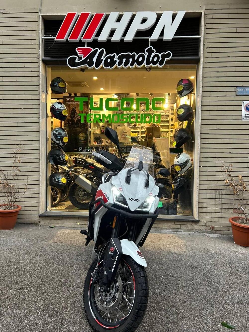 Moto Morini X-Cape 650 (2021 - 26) (5)