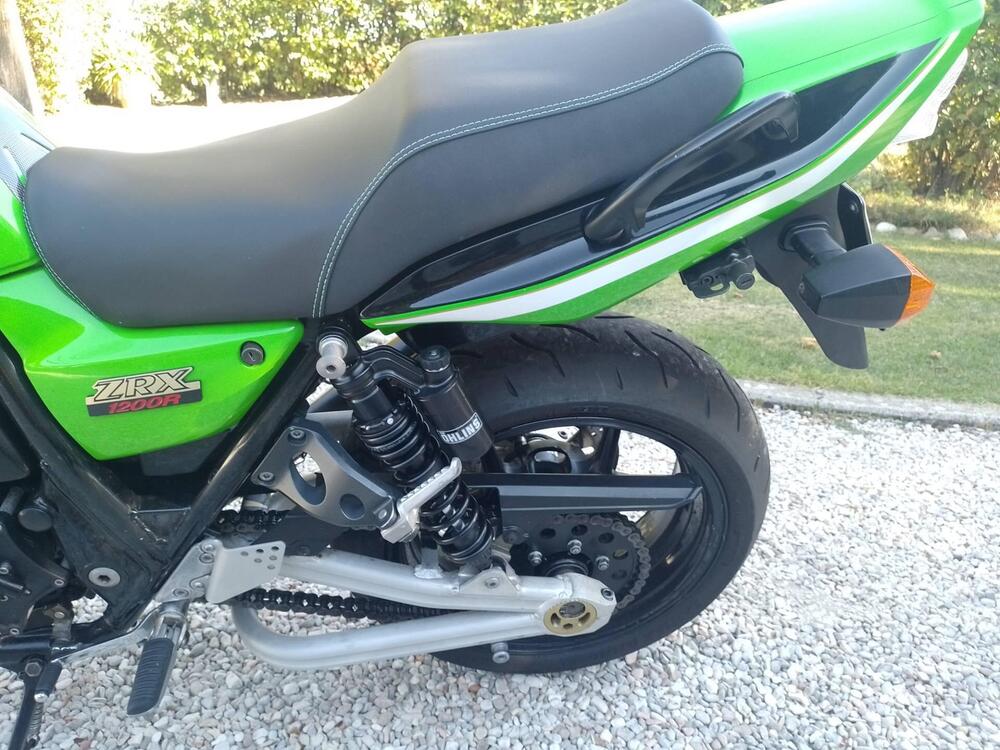 Kawasaki ZRX 1200 R (2000 - 06) (9)