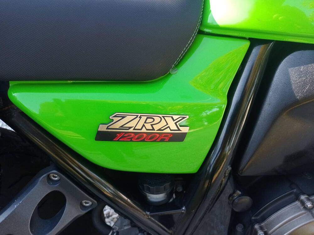 Kawasaki ZRX 1200 R (2000 - 06) (17)
