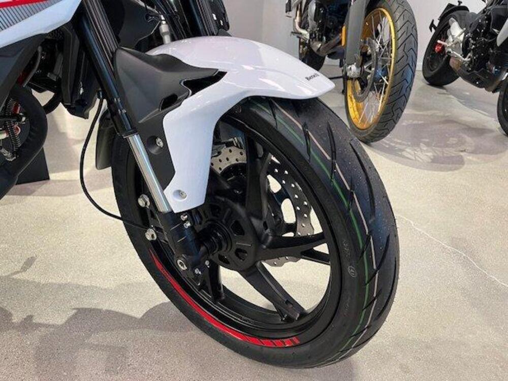 Benelli BN 125 (2021 - 25) (4)