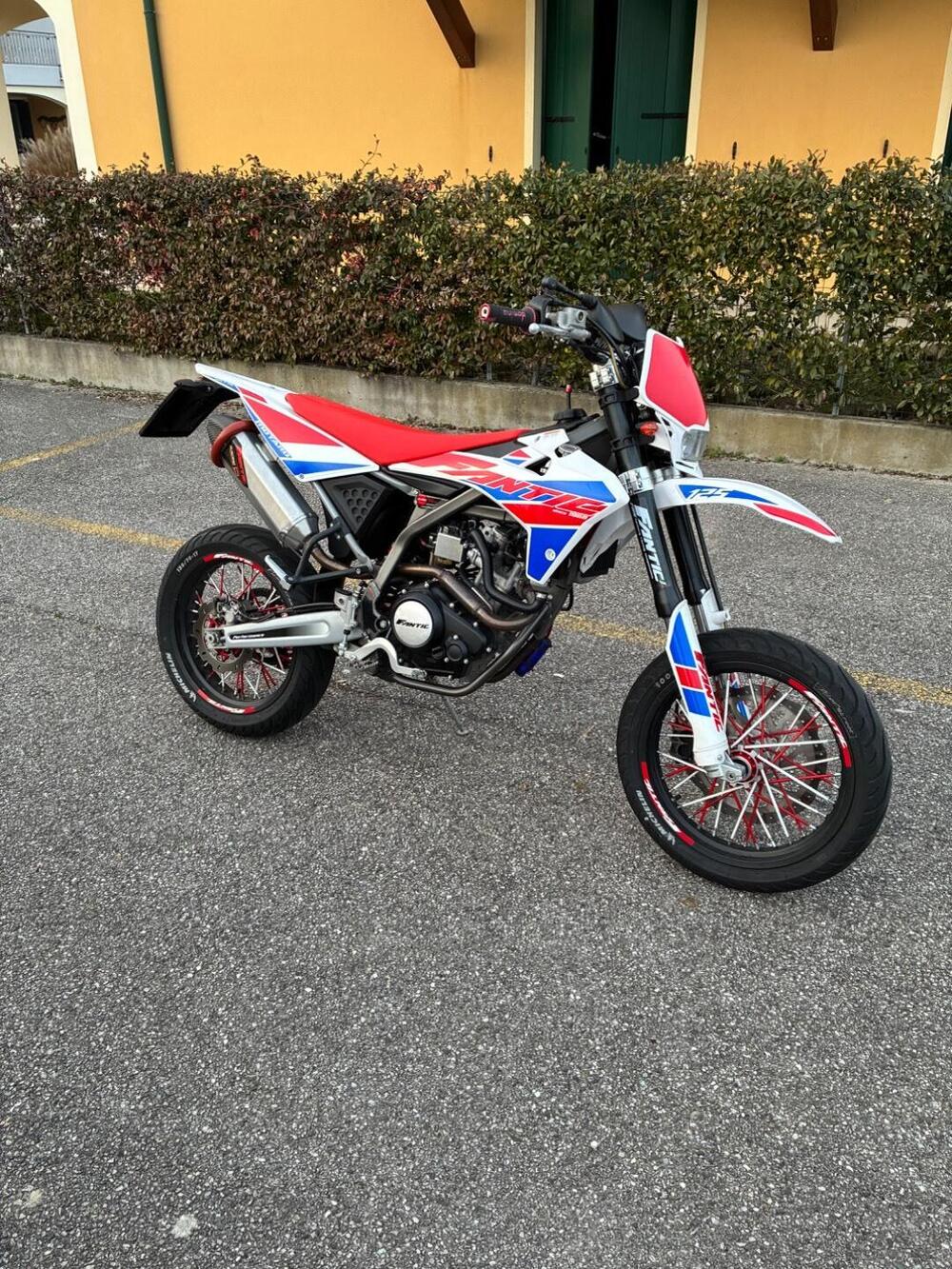 Fantic Motor Motard 125 M Performance 4t (2019) (2)