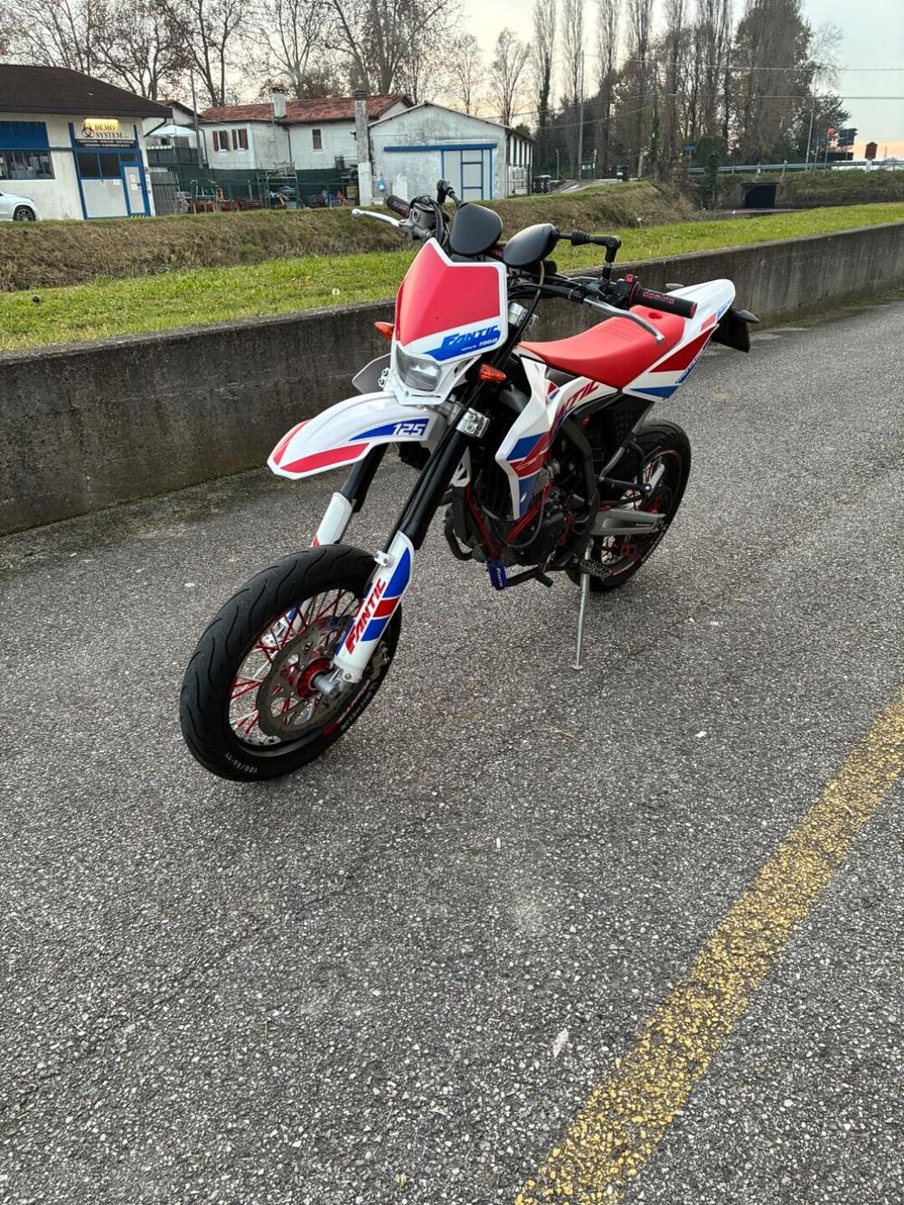 Fantic Motor Motard 125 M Performance 4t (2019) (5)