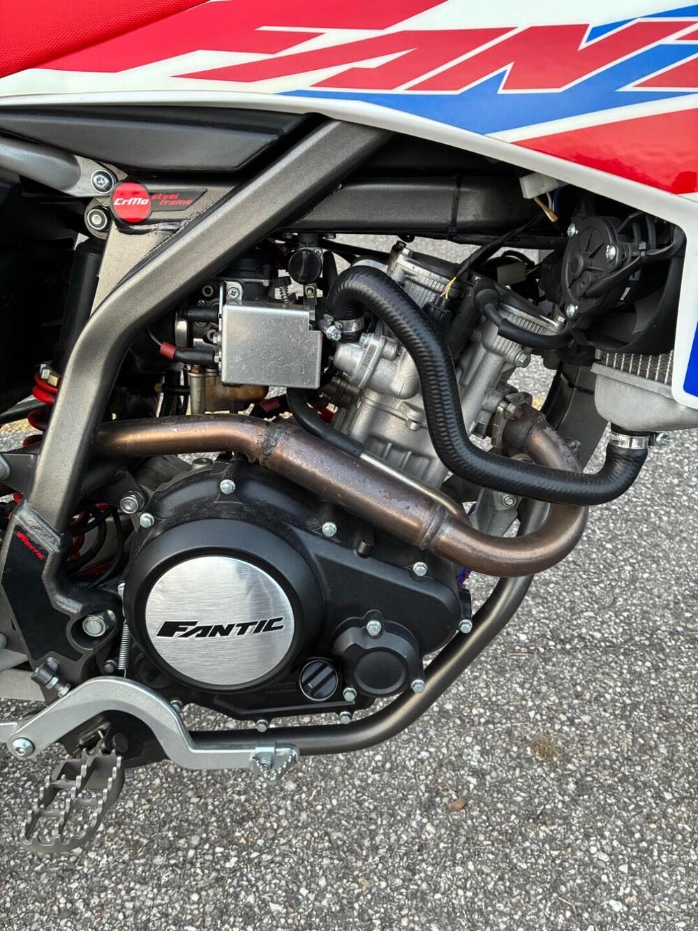 Fantic Motor Motard 125 M Performance 4t (2019) (6)