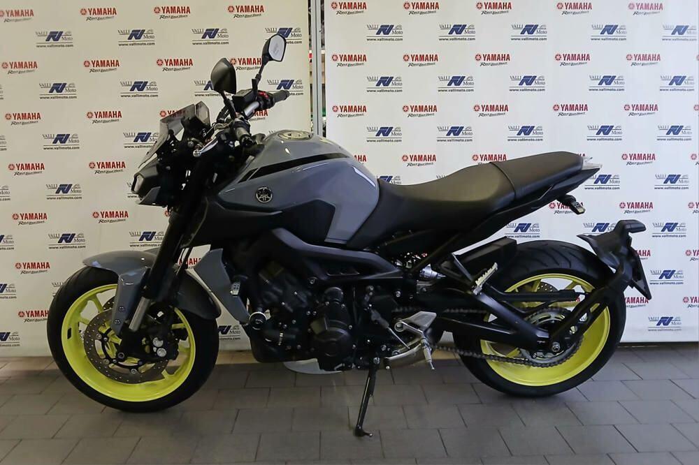 Yamaha MT-09 (2017 - 20) (2)