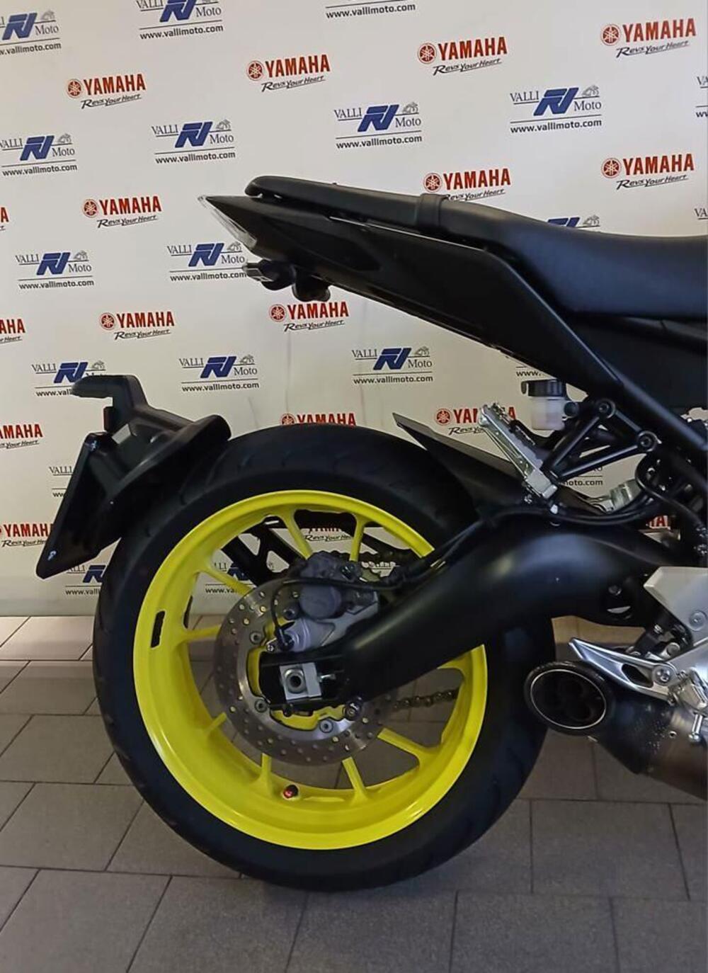 Yamaha MT-09 (2017 - 20) (3)