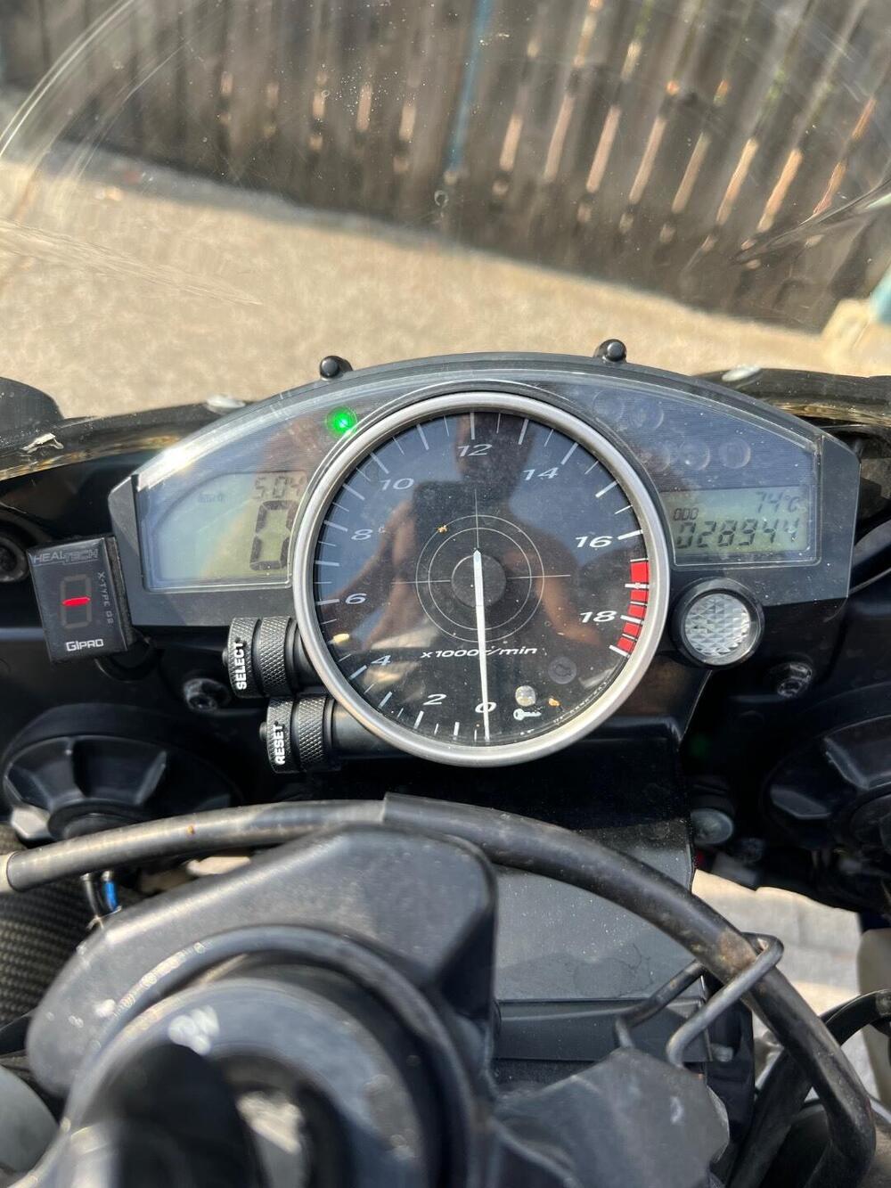 Yamaha YZF R6 (2006 - 07) (9)