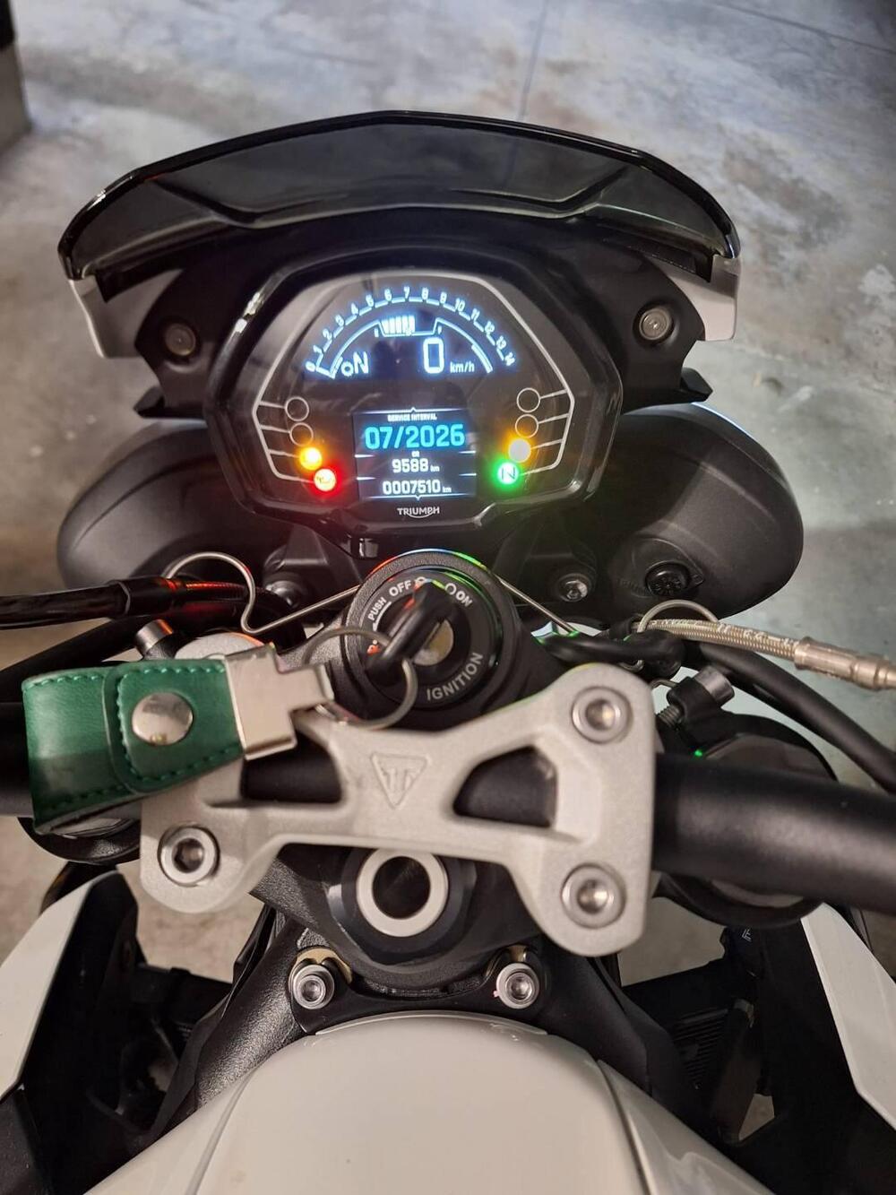 Triumph Street Triple 765 R (2023 - 26) (4)