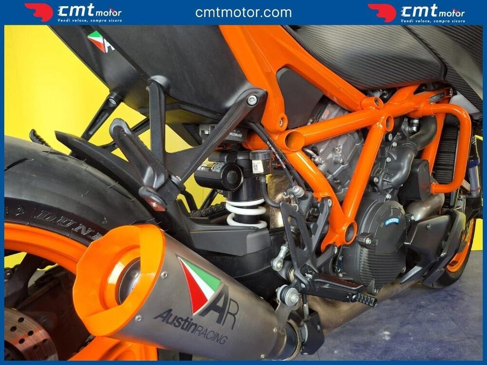 KTM 1290 Super Duke R (2021) (11)