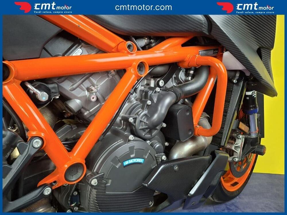 KTM 1290 Super Duke R (2021) (12)