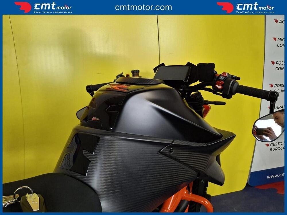 KTM 1290 Super Duke R (2021) (14)