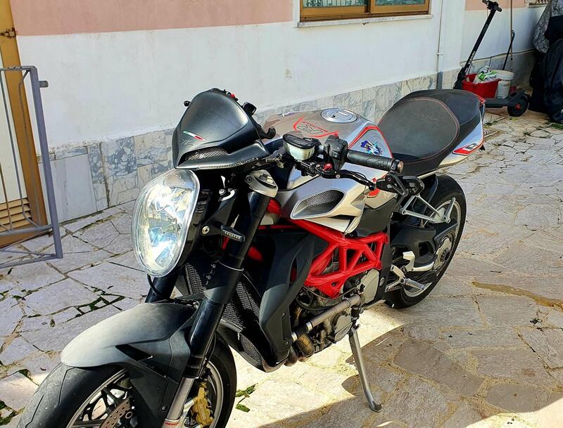 MV Agusta Brutale 1090 R (2012 - 15) (2)