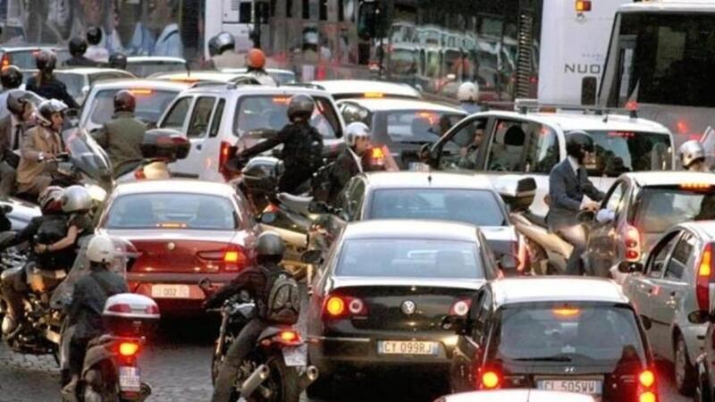 Emissioni in calo, ma l'Italia va a due velocit&agrave;, il Sud frena la svolta green