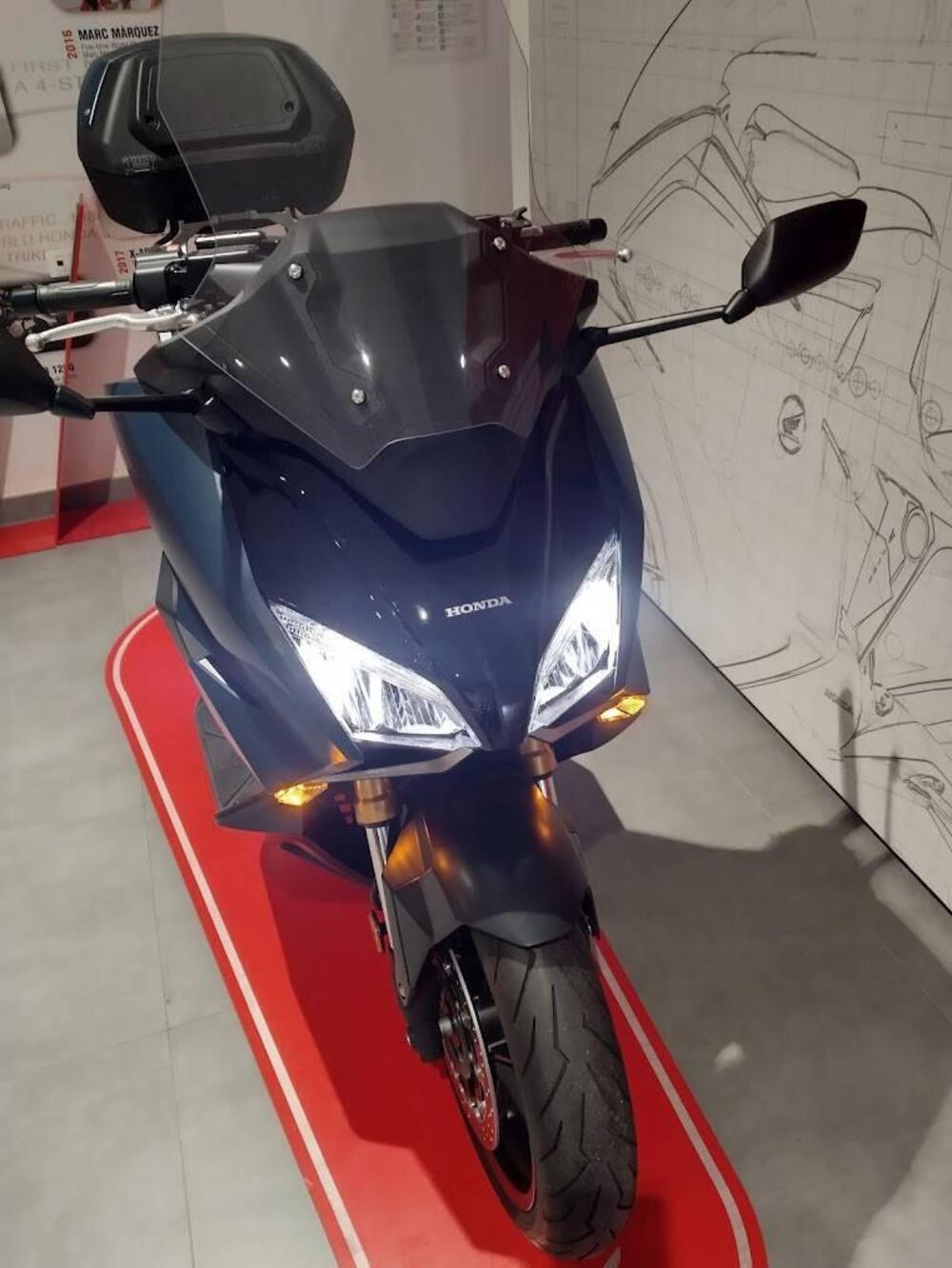 Honda Forza 750 DCT Urban (2021 - 24) (12)