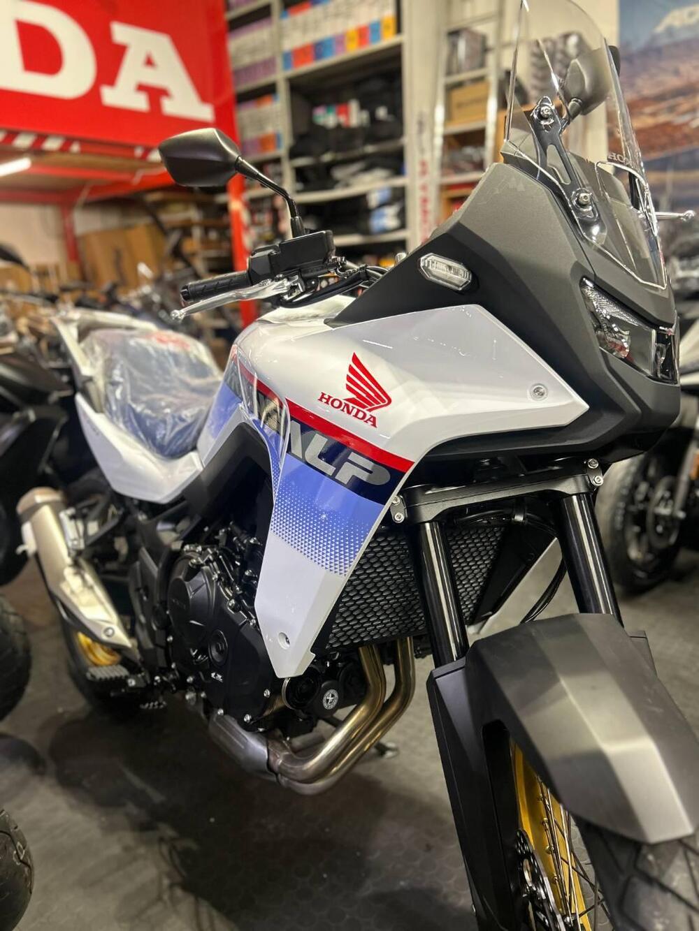 Honda Transalp XL750 (2025) (2)