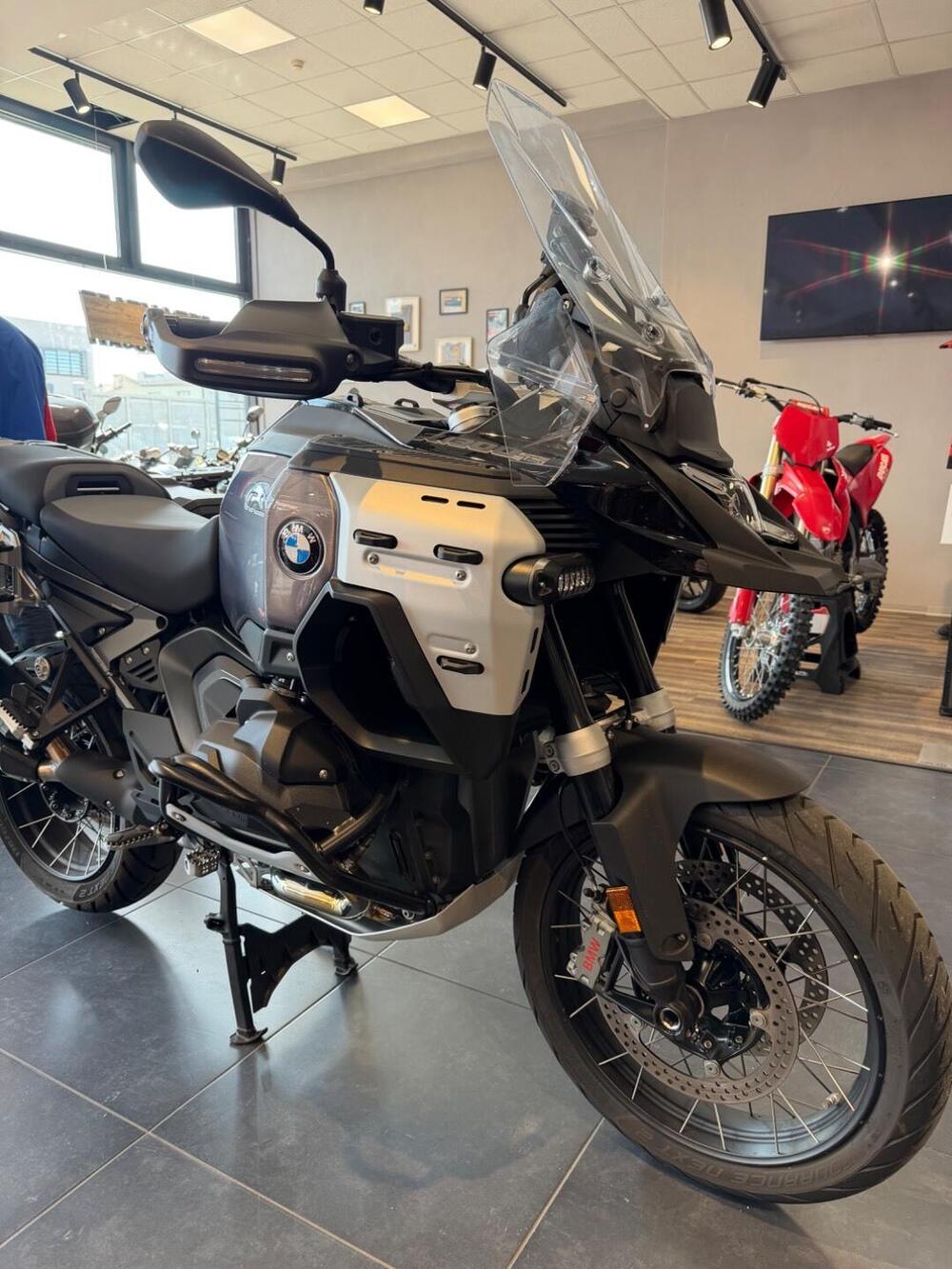 Bmw R 1300 GS Adventure Triple Black (2025 - 26) (4)