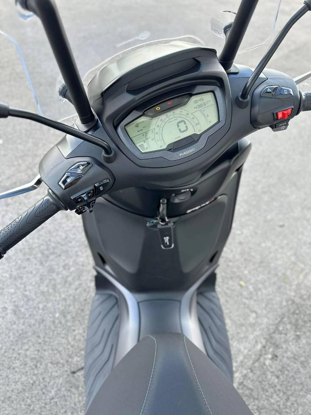 Piaggio Beverly 310 S (2025 - 26) (9)