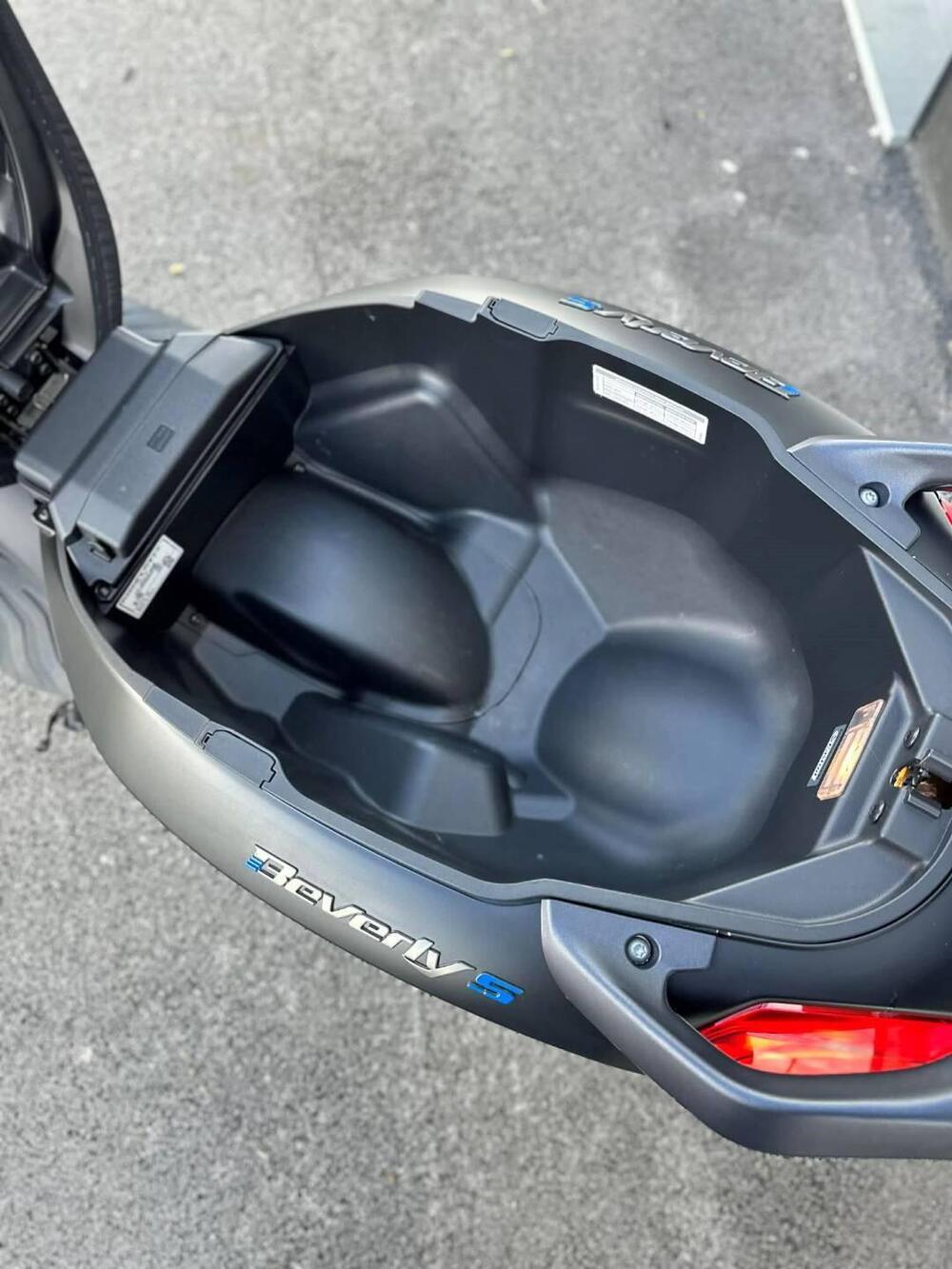 Piaggio Beverly 310 S (2025 - 26) (11)