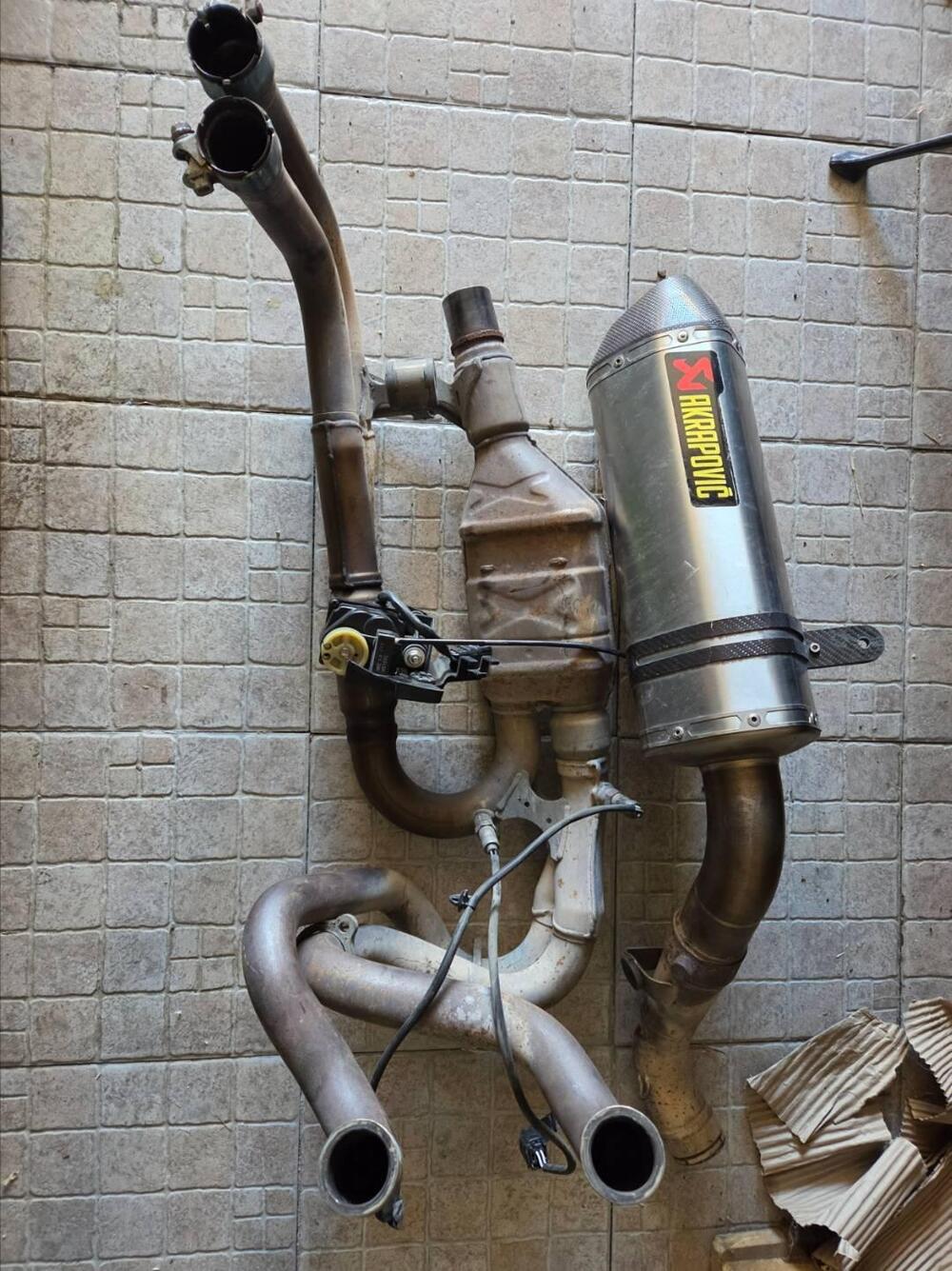 Vendo bellissima marmitta Akrapovic usata sul VFR