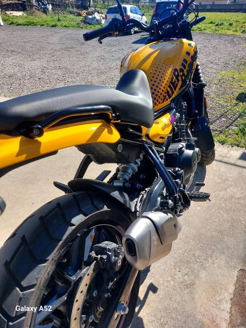 Royal Enfield Guerrilla 450 (2024 - 26) (2)