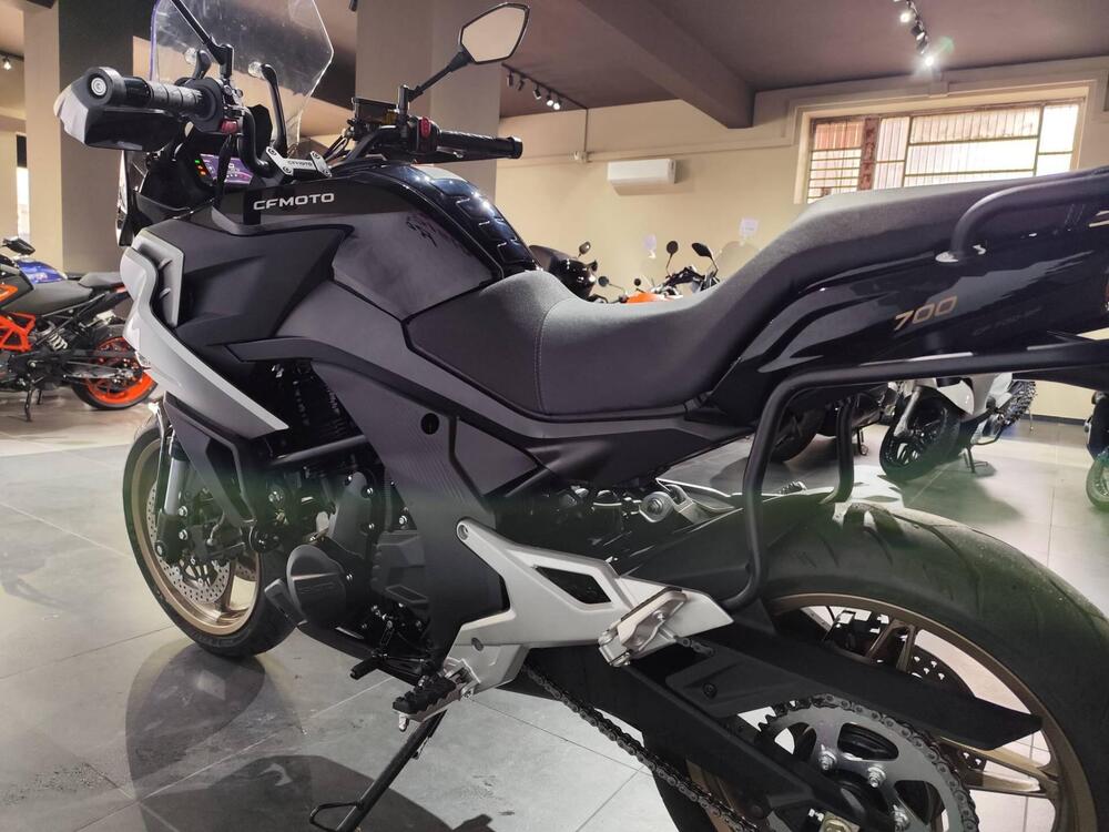 CFMOTO 700MT (2024 - 26) (6)