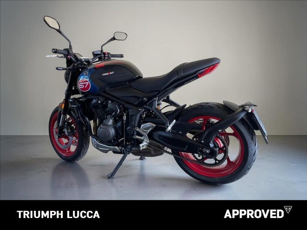 Triumph Trident 660 Triple Tribute Edition (2025 - 26) (4)