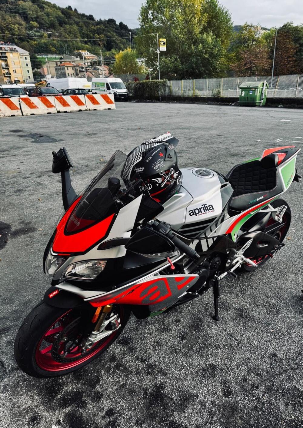 Aprilia RSV4 RF (2017 - 19) (2)