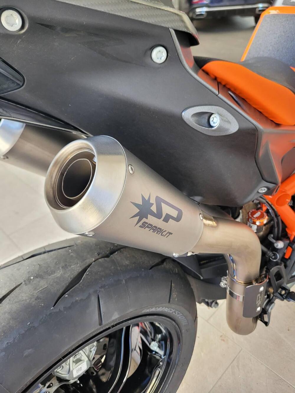 KTM 1290 Super Duke R (2021) (5)