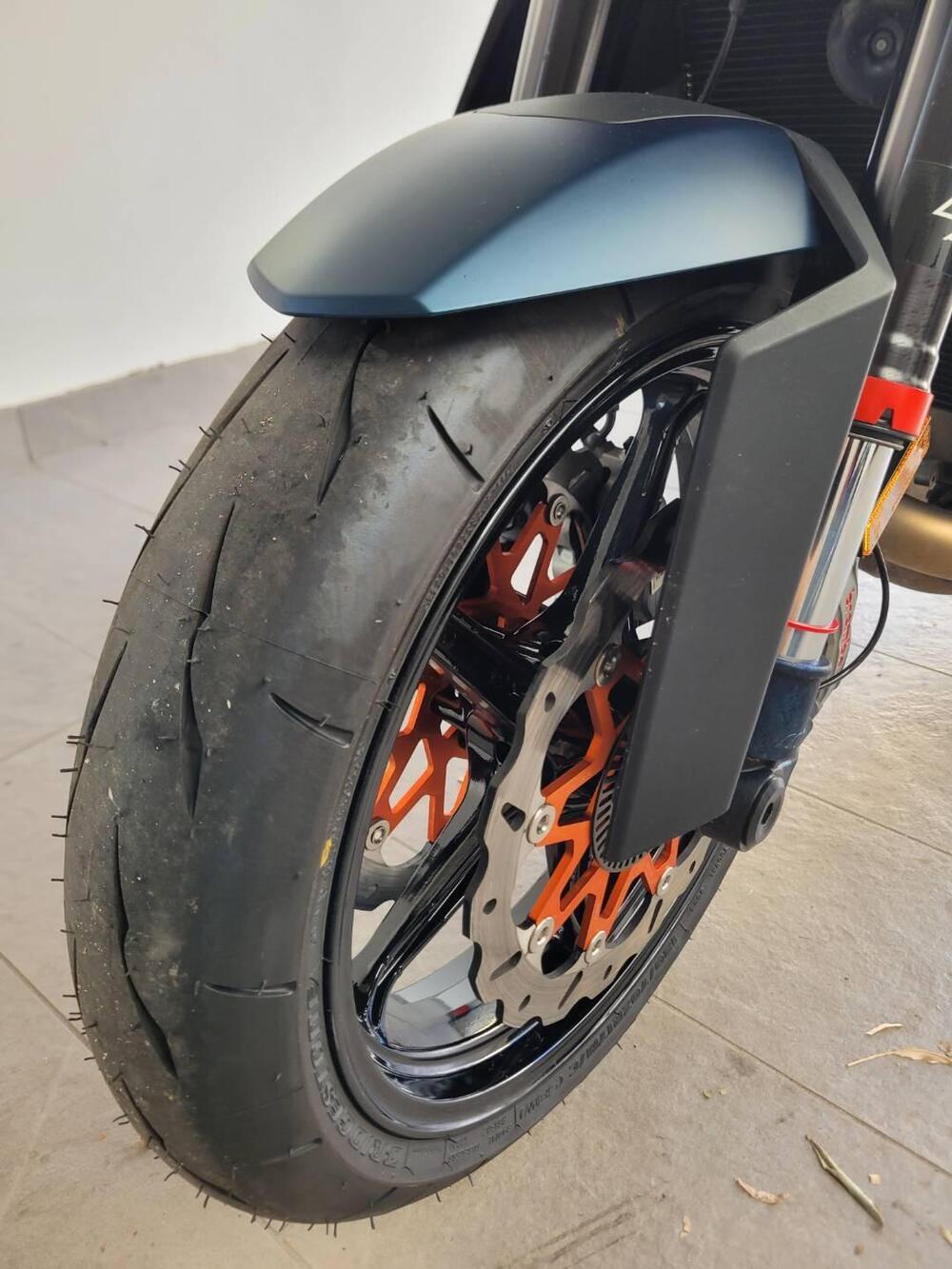 KTM 1290 Super Duke R (2021) (14)