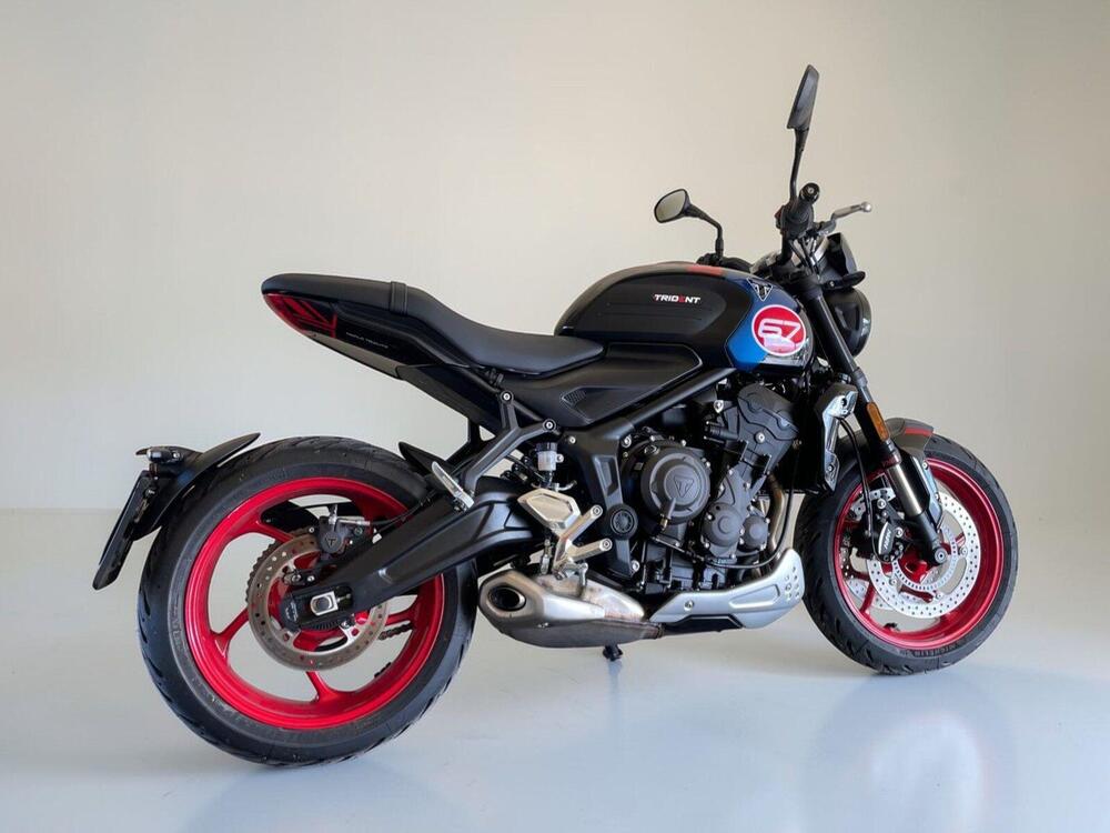 Triumph Trident 660 Triple Tribute Edition (2025 - 26) (2)