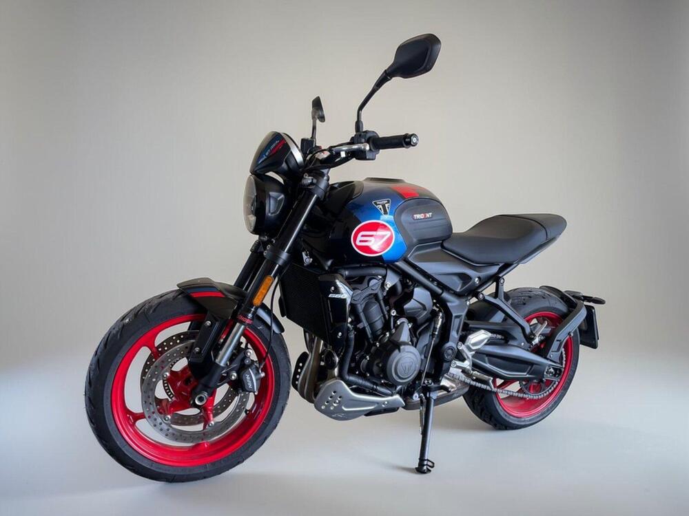 Triumph Trident 660 Triple Tribute Edition (2025 - 26) (5)